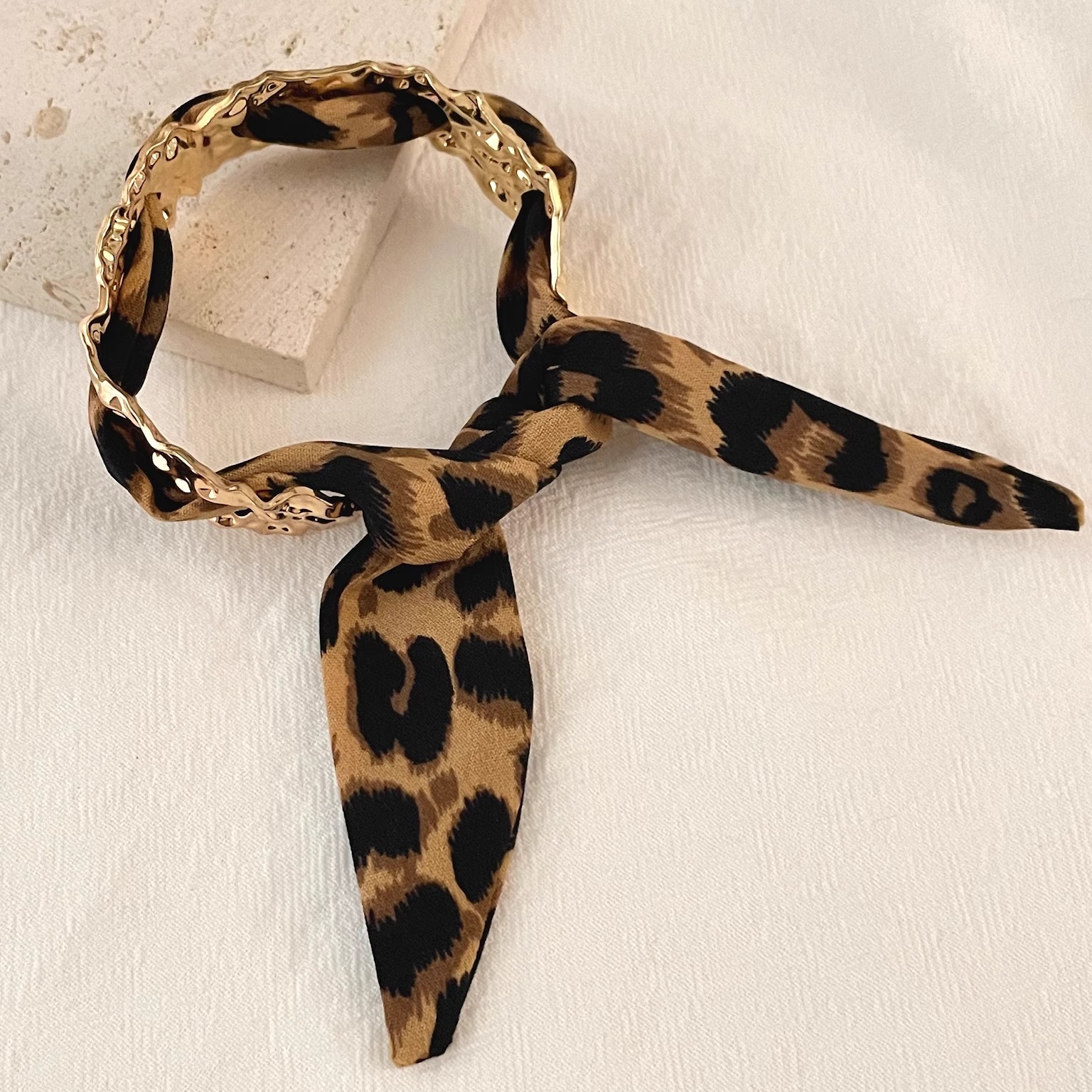 Vintage古着 Leopard silk scarf臂环