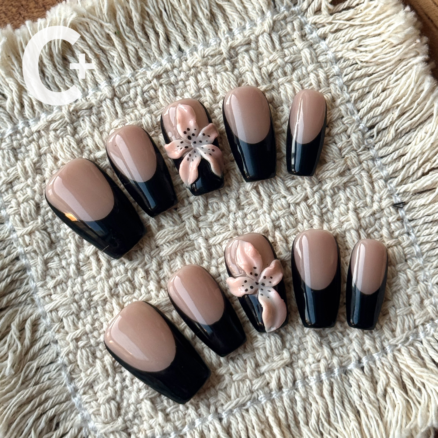 C+蜜桃粉花 美甲穿戴甲立体手工雕花朵黑法式手绘纯手工原创短甲