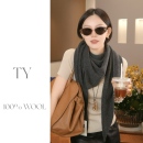 洋气高档护肩2025新款 三角巾围巾女生羊毛百搭两用纯色女薄款 时尚