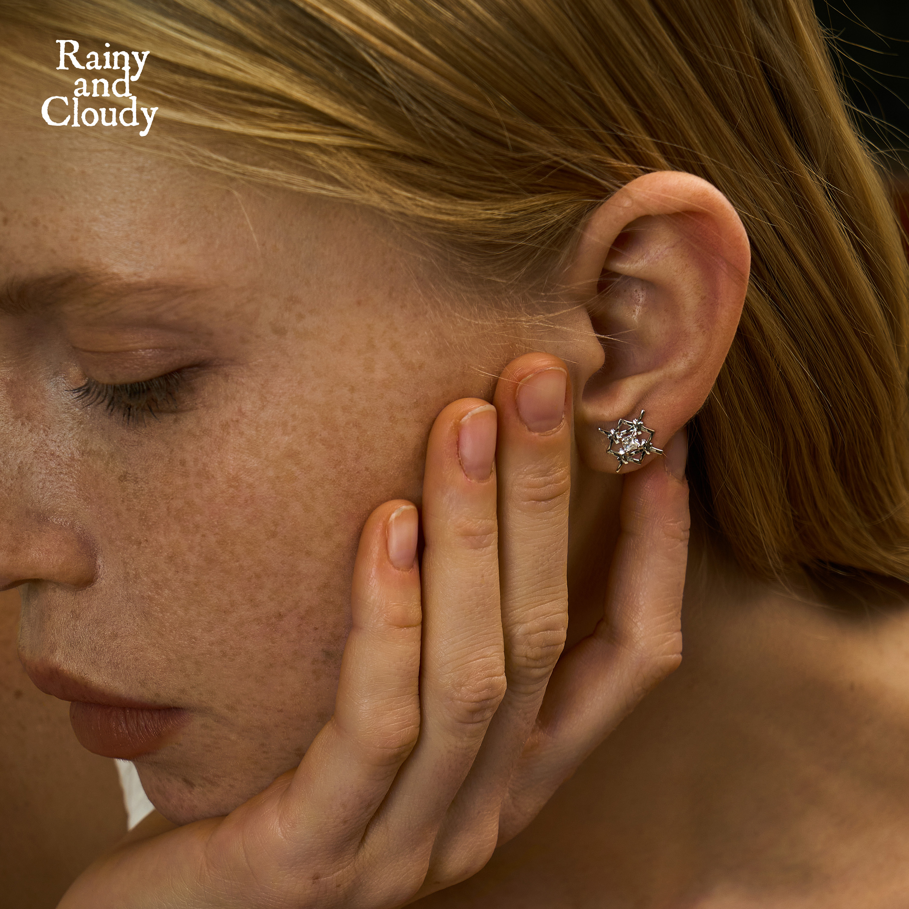 3格锆石耳钉单格锆石耳钉