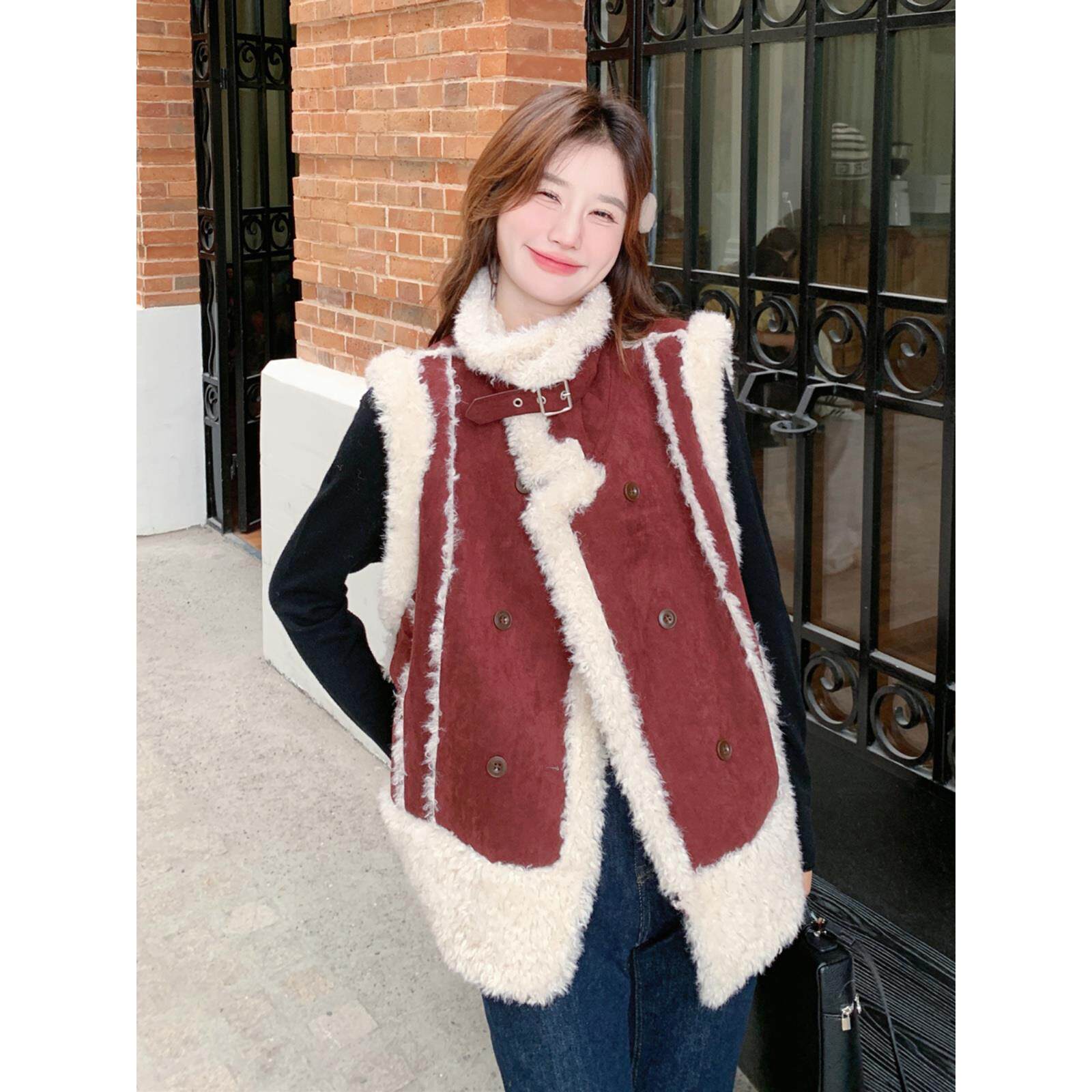 安可拉红皮毛一体马甲外套女2024秋冬新款加厚羊羔毛背心无袖棉衣