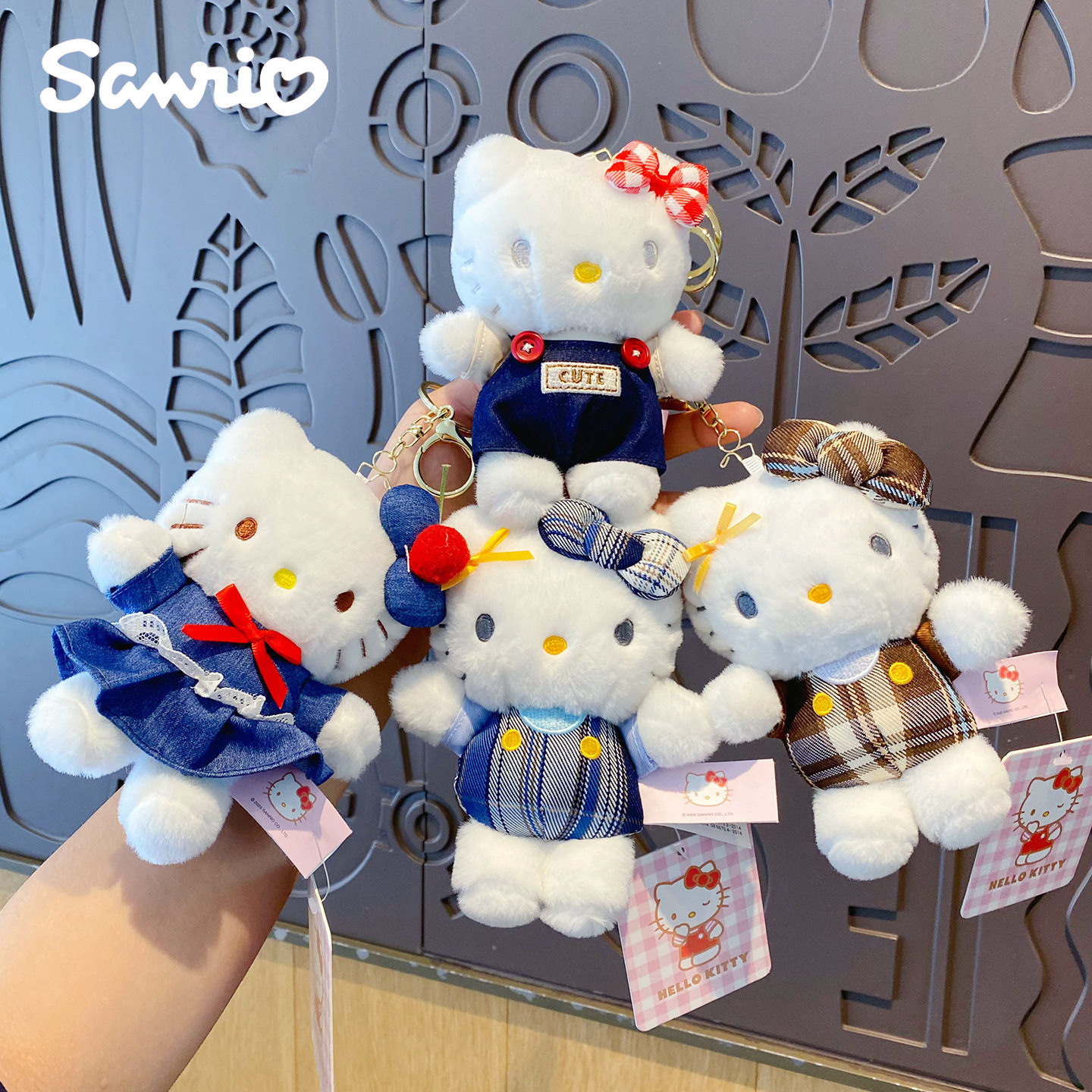 正版HelloKitty毛绒玩具钥匙扣甜心公仔蝴蝶结背带裤礼物包包挂件