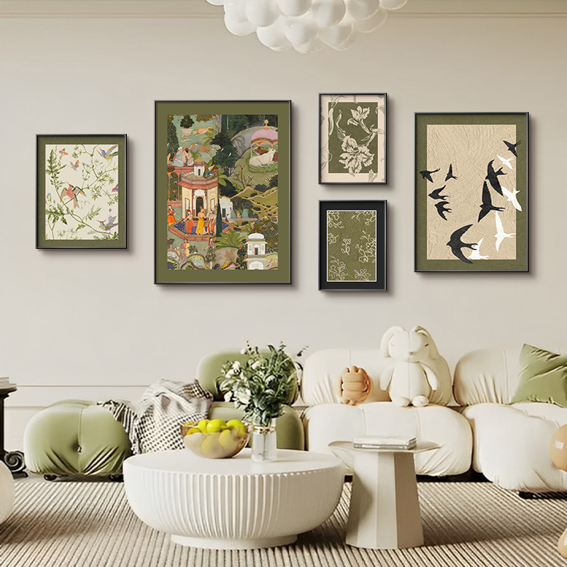 中古风客厅装饰画沙发背景