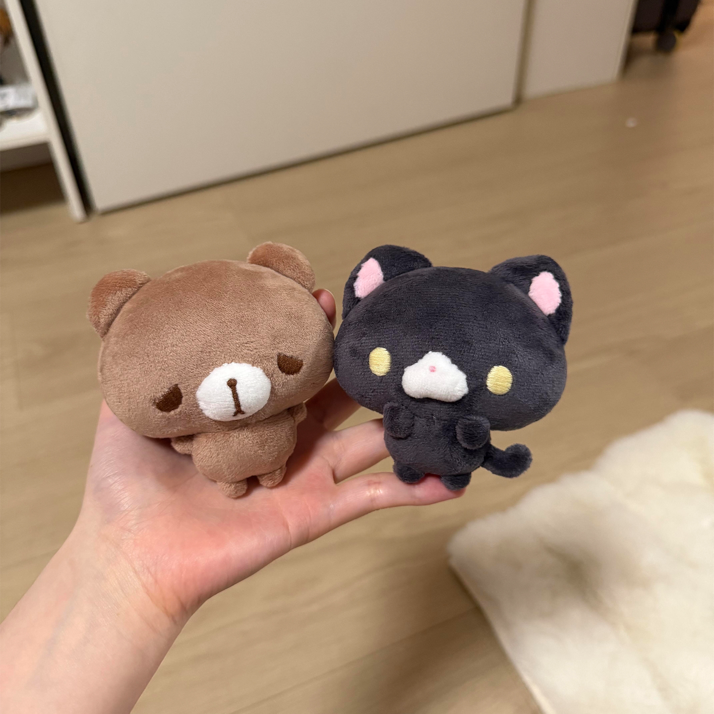 呆萌棕熊小黑猫挂件钥匙扣书包挂饰毛绒公仔玩偶送朋友生日礼物