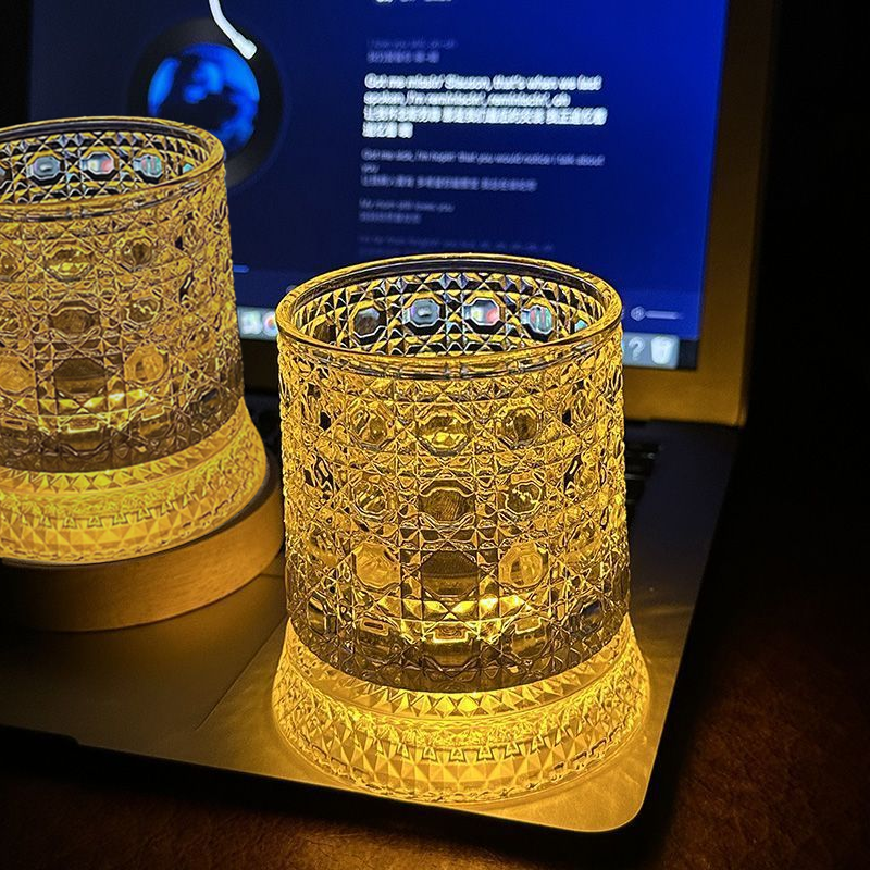 网红同款发光杯垫创意旋转威士忌酒杯高级转转杯解压啤酒杯不倒翁