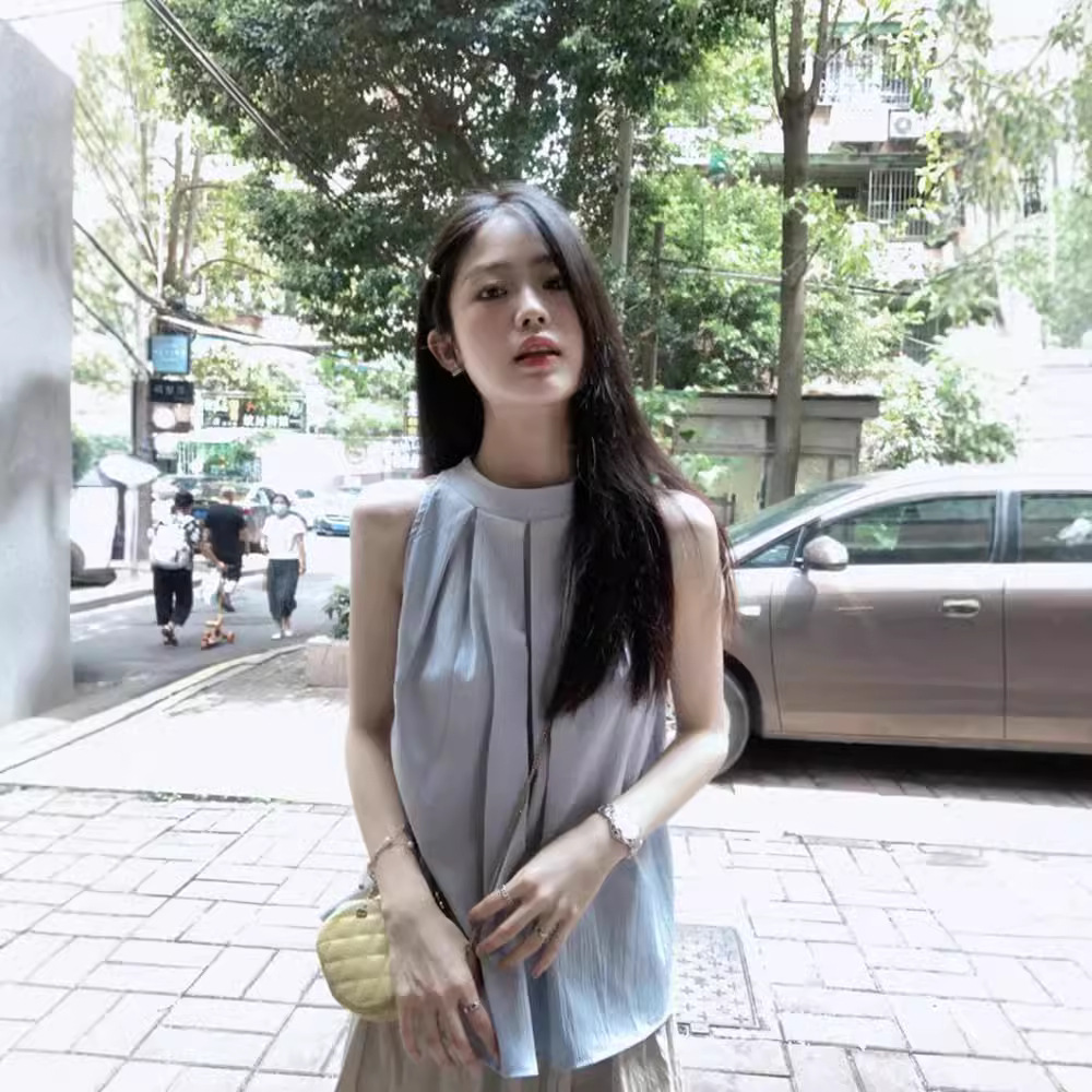 夏季新款设计感小众辣妹穿搭气质无袖挂脖法式上衣纯欲风衬衫