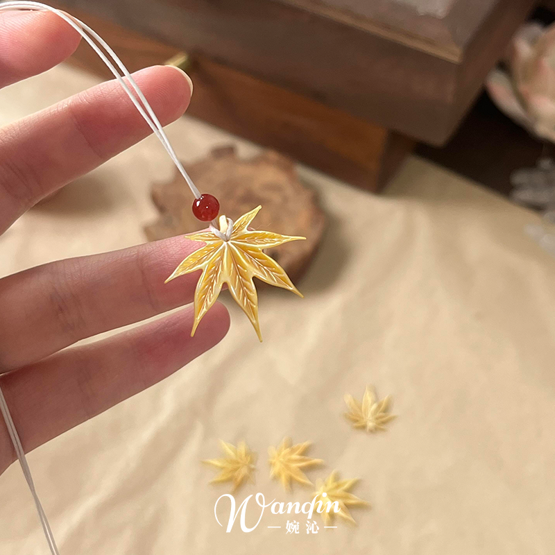 新中式仿黄碟贝枫叶项链秋冬百搭