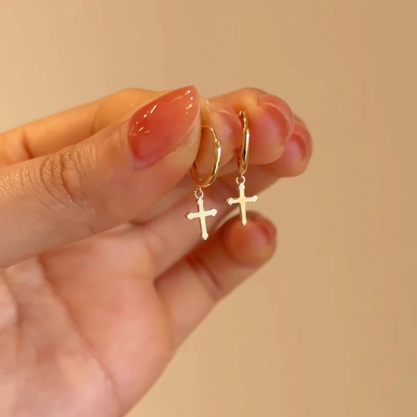 金色基极简十字架耳扣轻奢小众设计感耳扣气质百搭2025巨好看耳环,饰品/流行首饰/时尚饰品新,耳环,淘宝优惠券,粉丝福利购,淘宝优惠卷