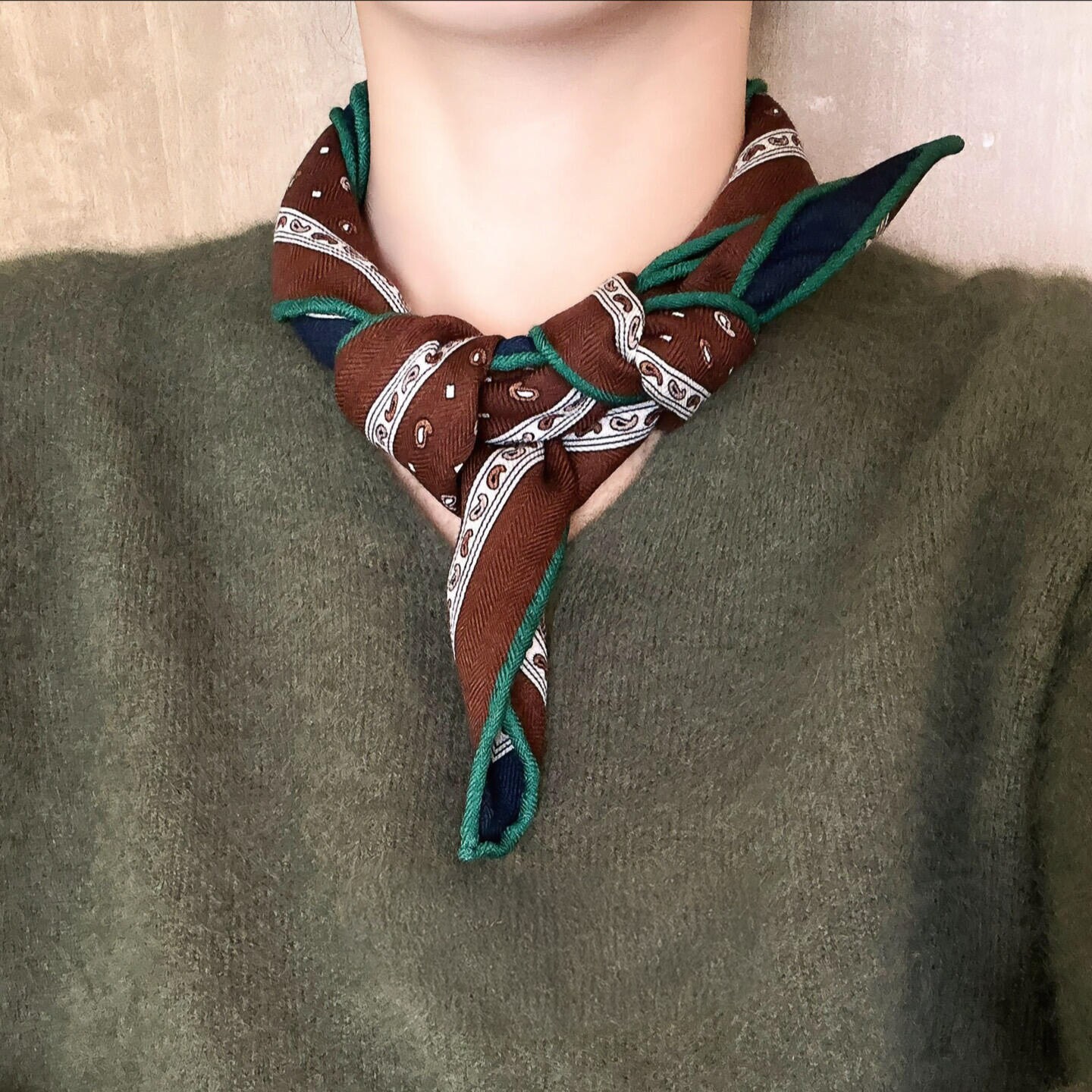 日系复古绿锁边棕腰果双面方巾女百搭领巾配饰时尚春夏显白丝巾