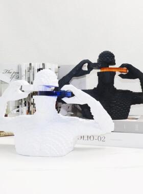 现代简约创意马赛克人物雕塑摆件样板房客厅电视玄关酒柜软装饰品