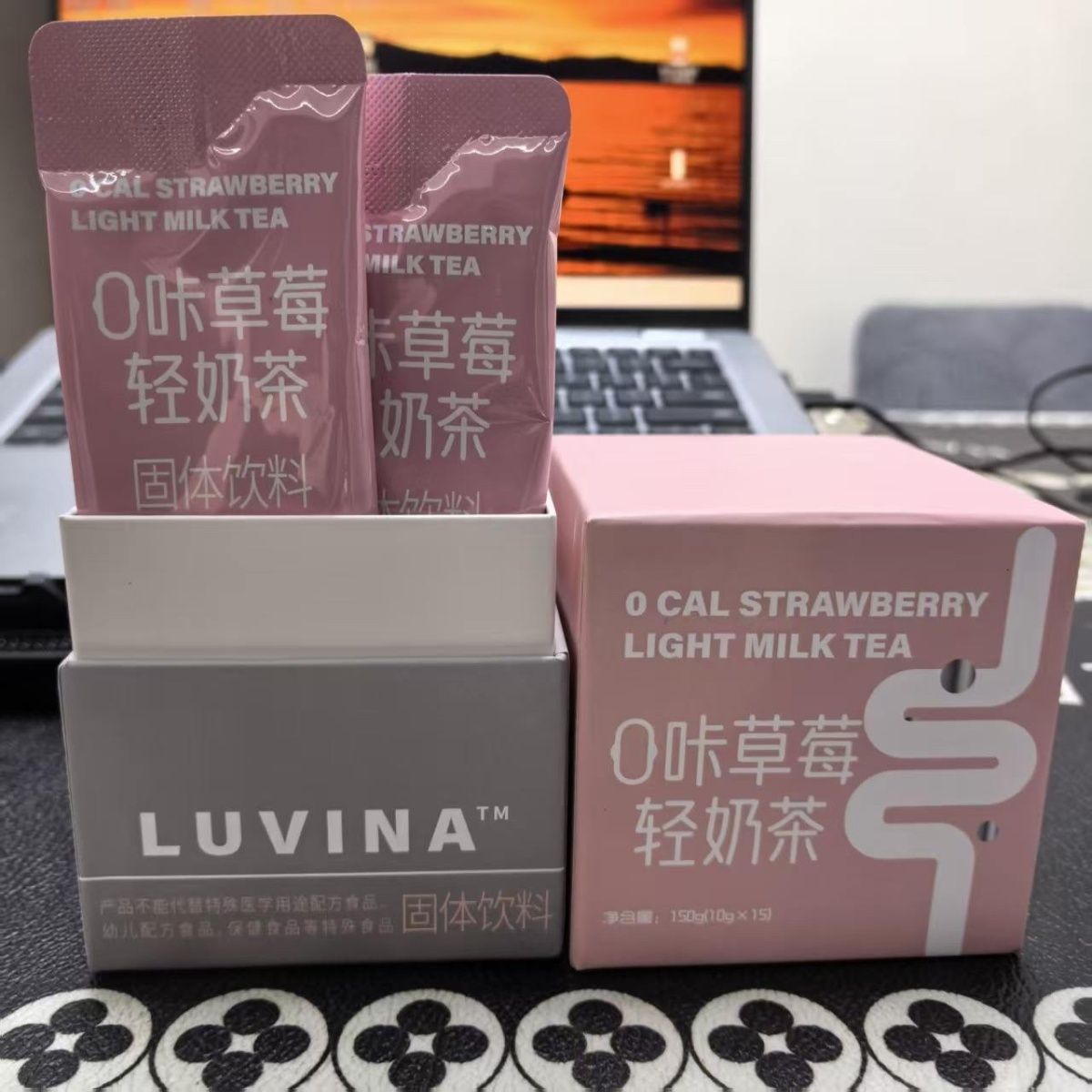 LUVINA0咔草莓轻奶茶固体饮料