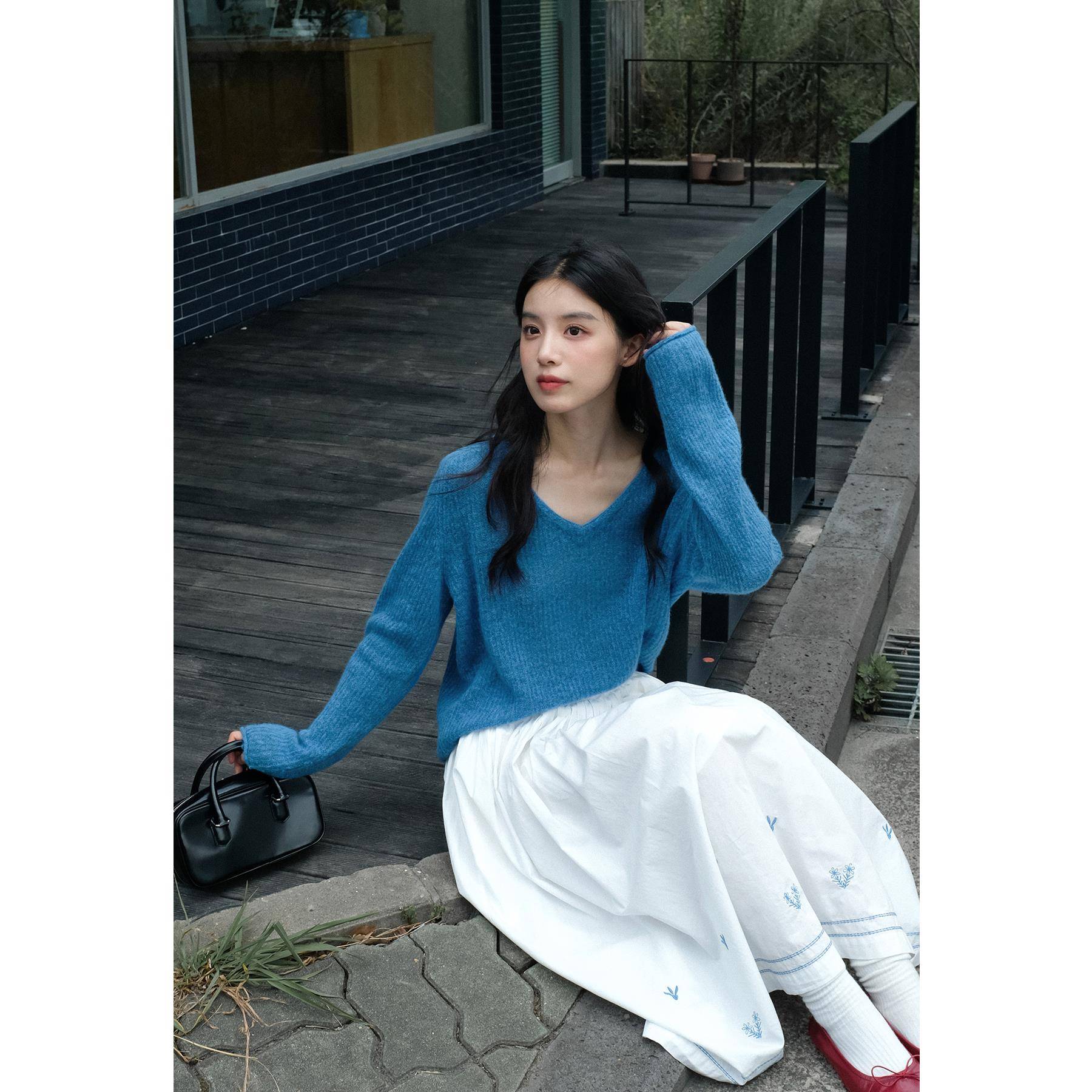 橘子小岛/美丽奴羊毛 软乎乎v领针织衫女慵懒毛衣早秋氛围感上衣