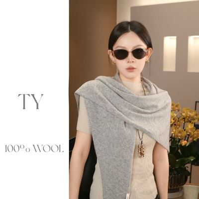 大款多戴羊毛三角围巾氛围感叠穿shen器～百搭纯色