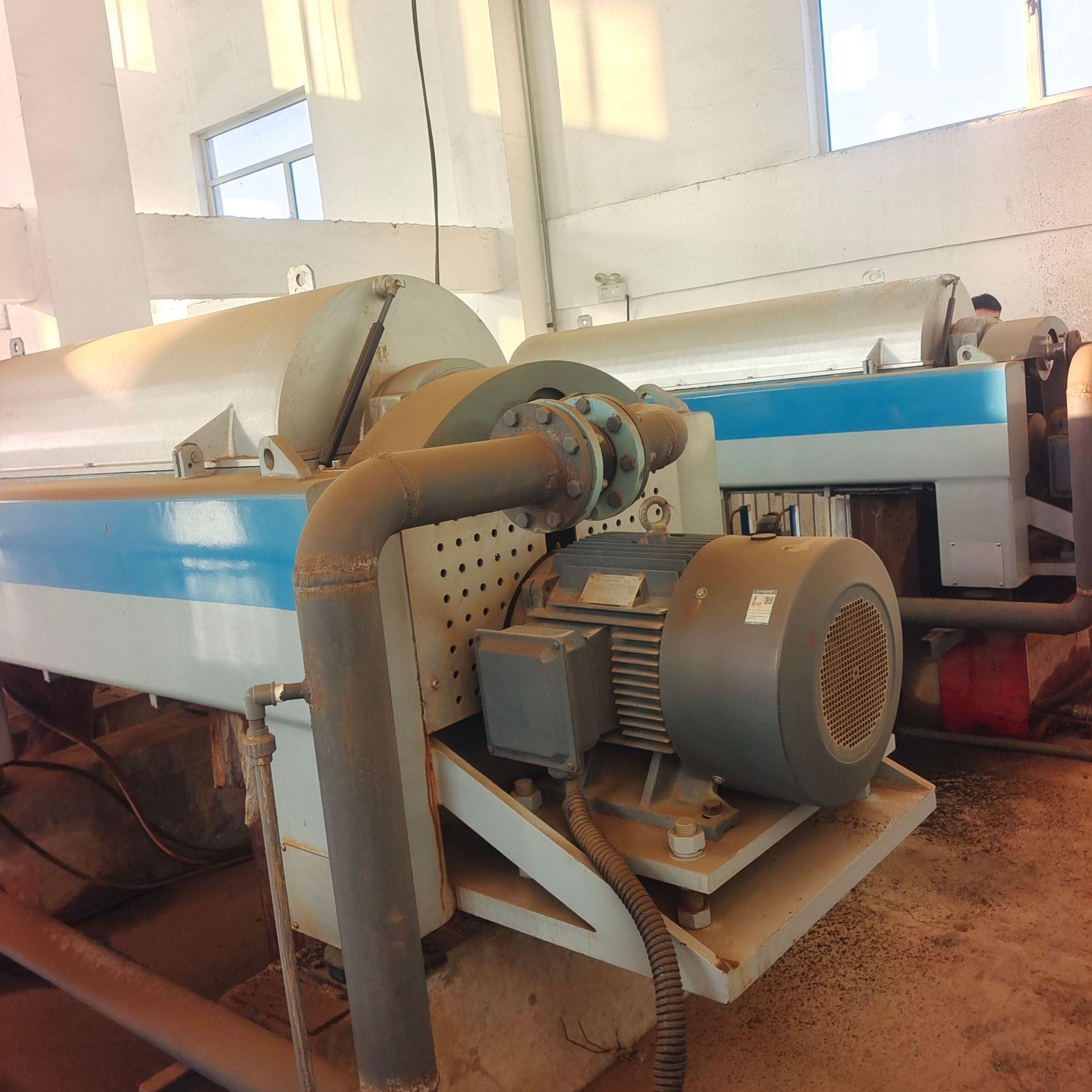 二手离心机二手450污水处理卧螺离心机三项卧螺离心机