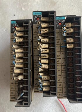plc c200h-ad003三个 成色如图 功能正常