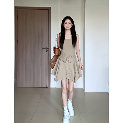 Wannvy up 别致极简风背心式连衣裙女夏新款收腰显瘦包臀减龄短裙