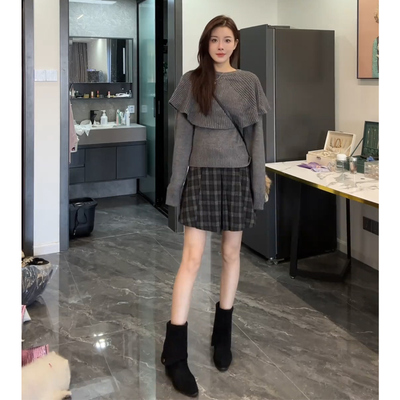 Wannvy Up 时尚设计感斗篷假两件长袖针织毛衣女格纹半身裙两件套