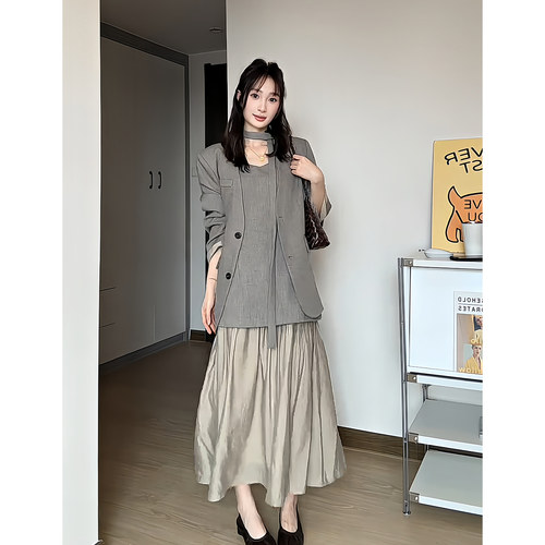 昕羽垚STUDIO 精致气质西装外套女时尚洋气吊带连衣裙高级感套装