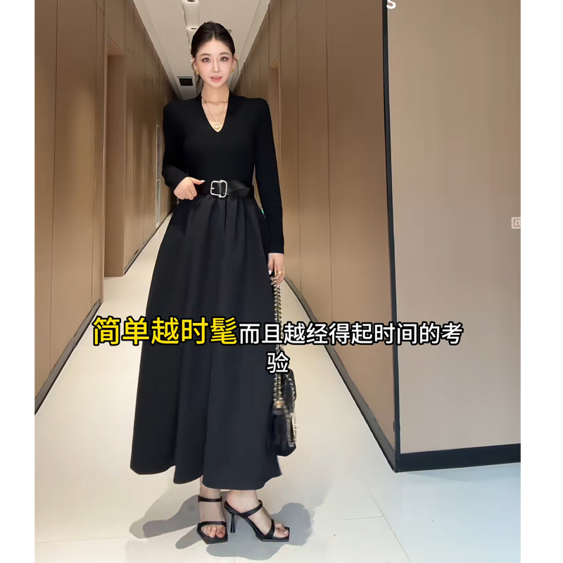 Wannvy Up 赫本风针织拼接v领连衣裙女秋季法式气质收腰A字长裙子
