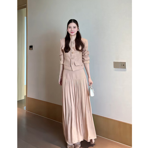 Wannvy up 高级感小香风外套上衣女装高腰显瘦温柔风半身裙两件套