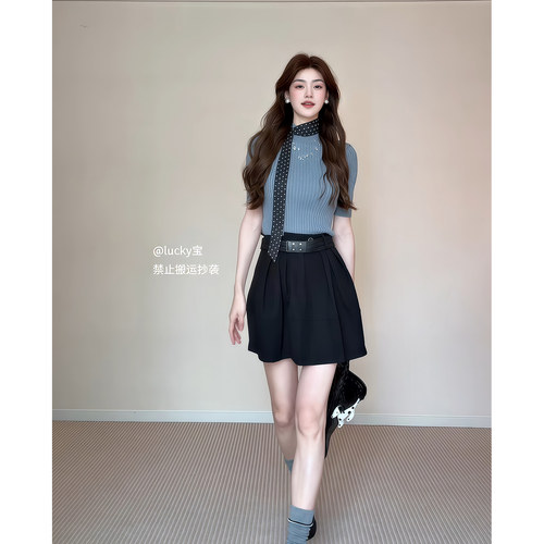 Wannvy up 老钱风韩版套装女修身短袖针织衫秋季花苞半身裙两件套