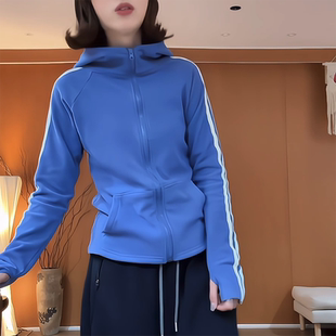 外套 显瘦美式 欧货蓝色连帽卫衣女春秋设计感小众休闲长袖 上衣修身