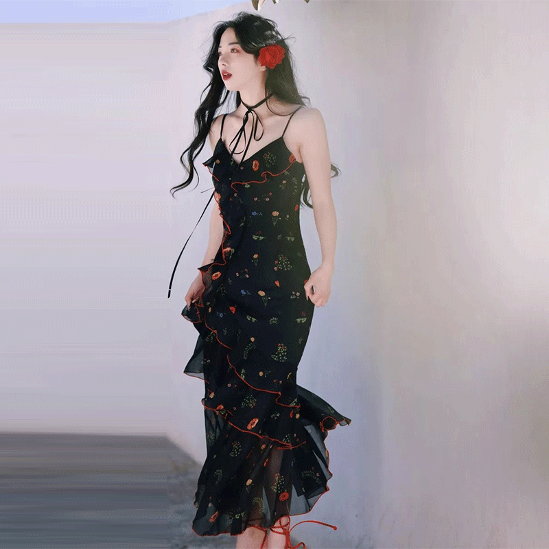 绿色云 塞维利亚之舞 浪漫弗朗明戈荷叶黑红撞色碎花吊带连衣裙