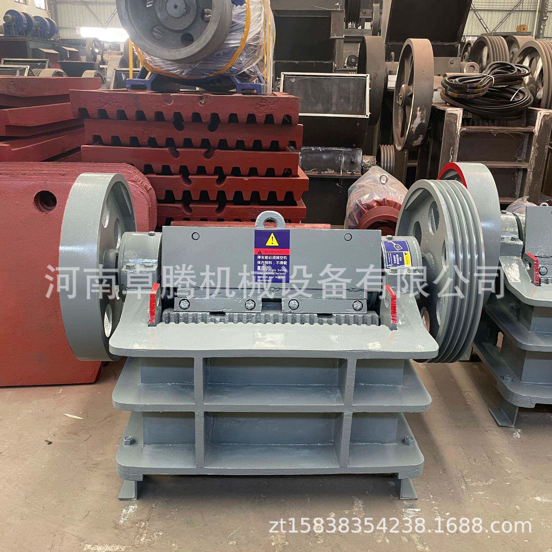 小型可移动矿石粉碎机混凝土碎石机炉渣加气混凝土100*600破碎机