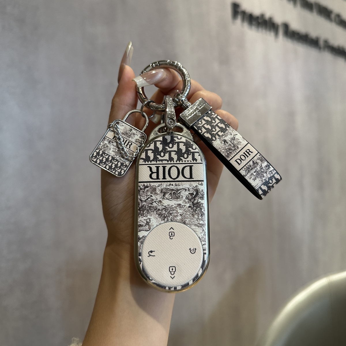 适用于华为问界M9/M7钥匙套新M8 M5EV赛力斯汽车保护壳卡片NFC扣