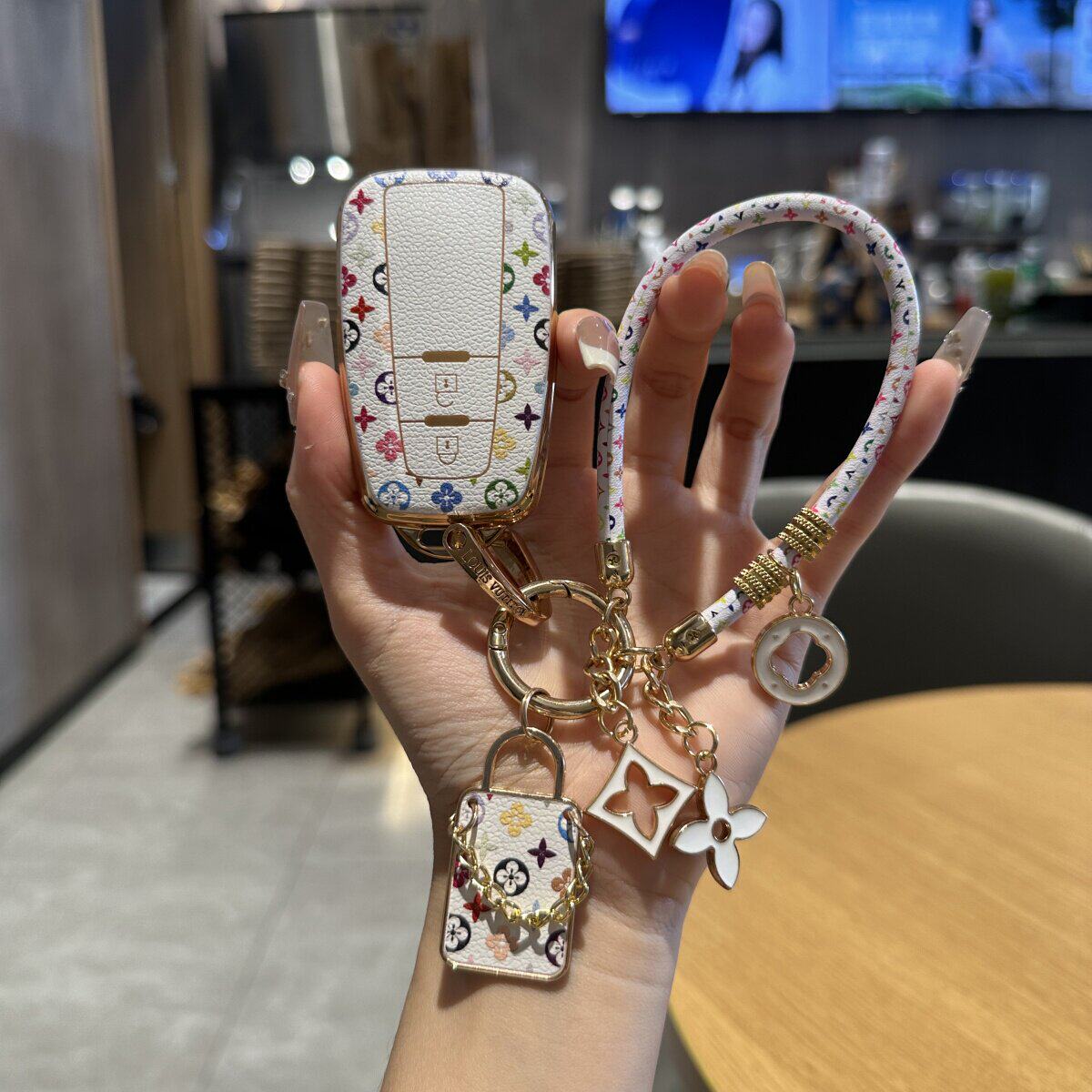 适用丰田亚洲龙钥匙套新卡罗拉凯美瑞车雷凌奕泽汉兰达荣放CHR扣