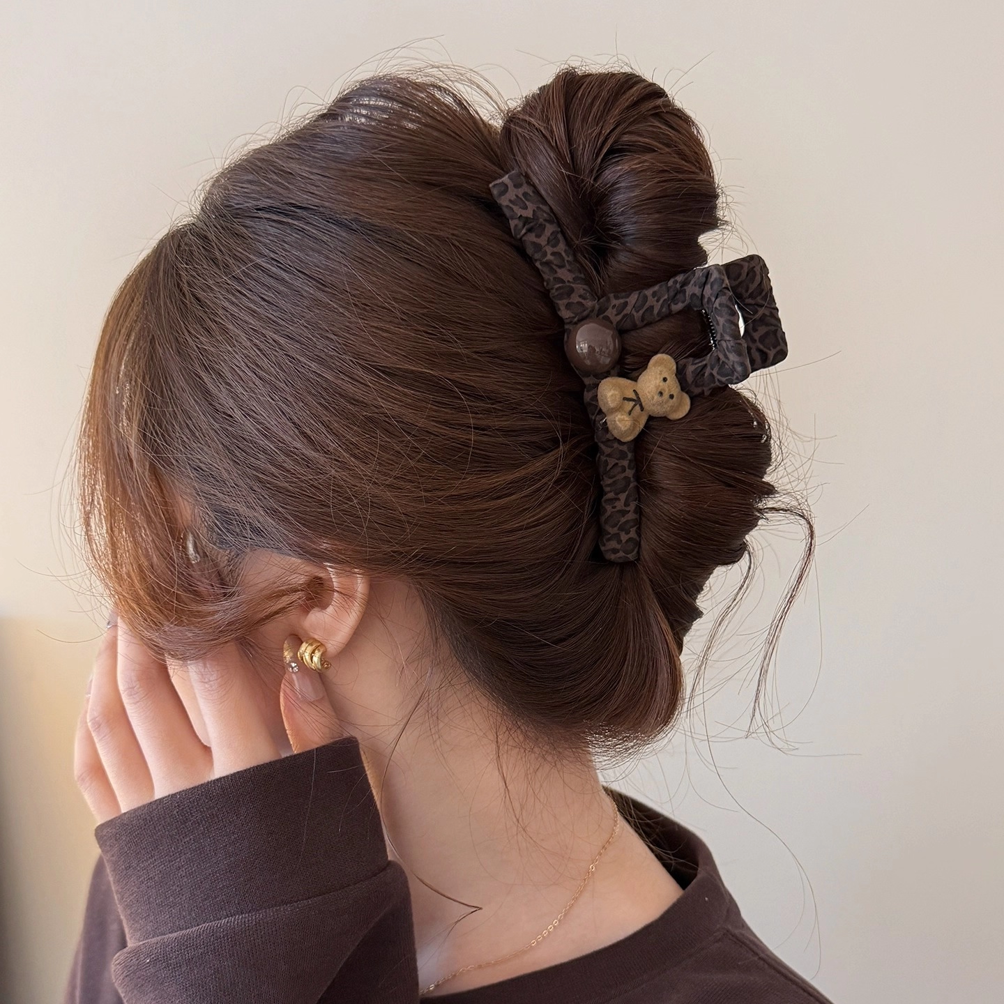 高级美拉德咖色豹纹丝绒小熊抓夹后脑勺盘发夹韩国网红鲨鱼夹发抓