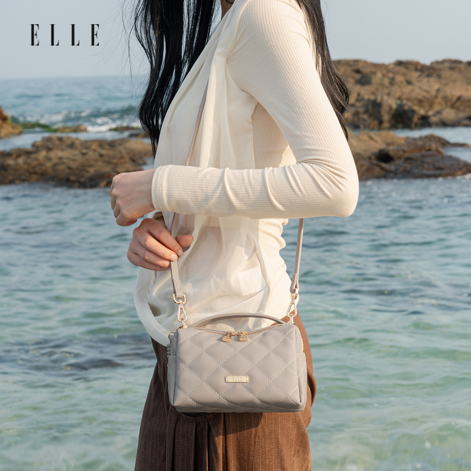 ELLE斜挎女包枕头包高级感图片