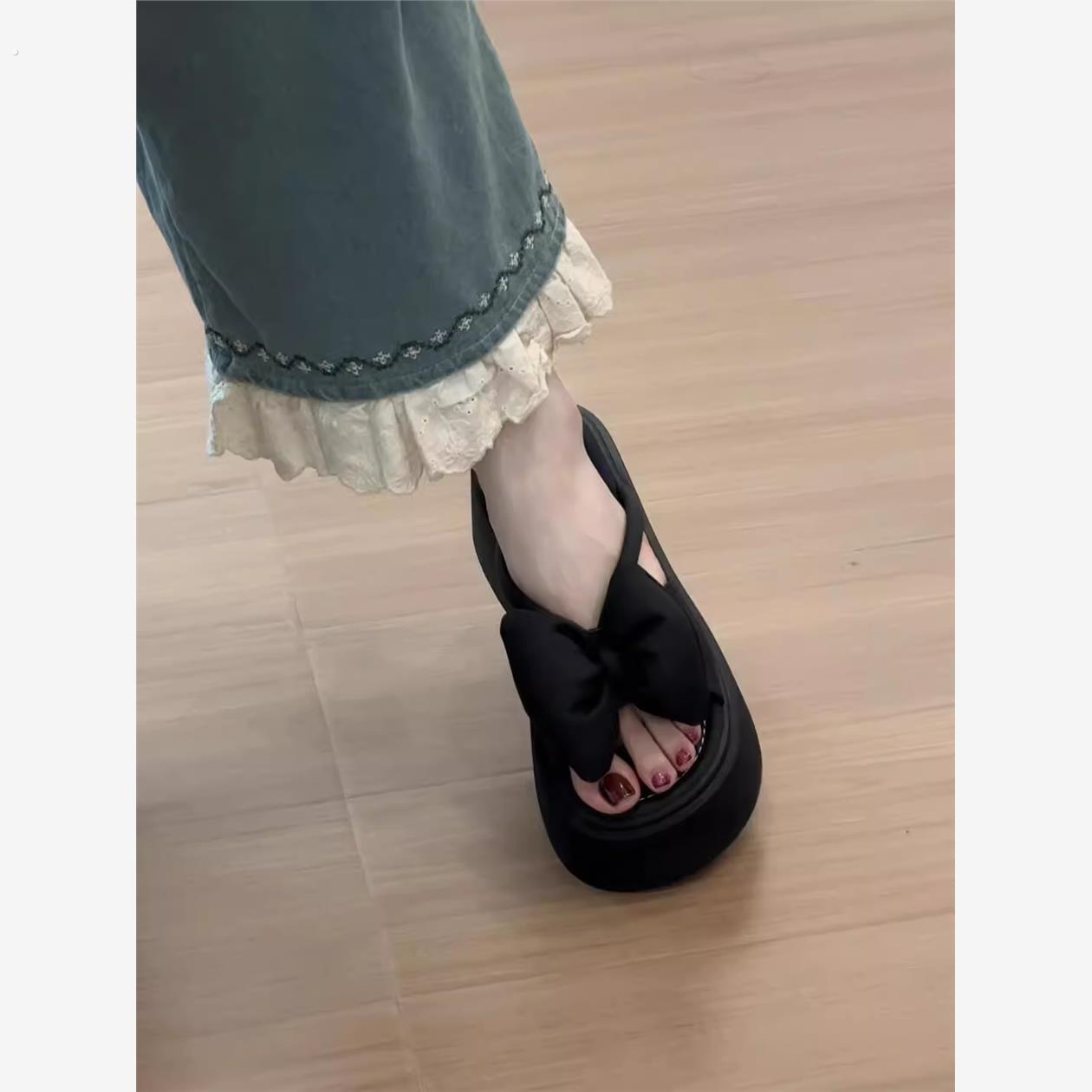 蝴蝶结厚底凉鞋女款夏季外穿2025新款超火配裙子气质罗马沙滩拖鞋