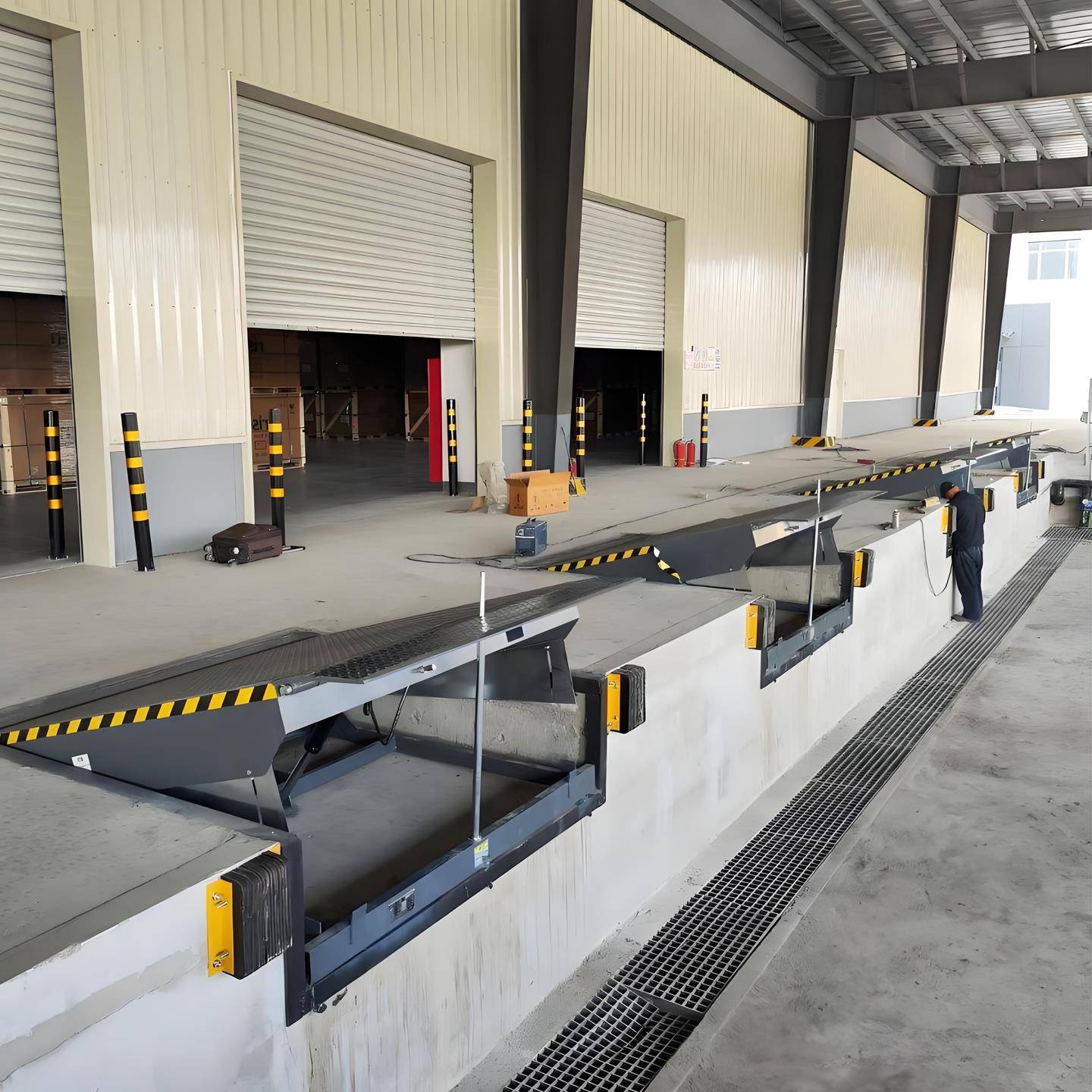 固定登车桥集装箱装货液压升降平台月台叉车装卸货搭车桥卸货平台