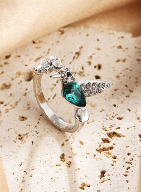 时尚感女配饰小众绿色蜂鸟戒指开口可调节手饰轻奢饰品珠宝