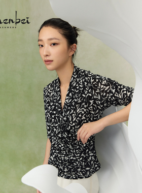 ZB/珍贝春夏新款 桑蚕丝叠搭领印花女中袖真丝通勤上衣/H104172