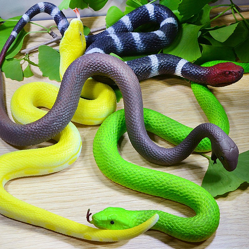 仿真软胶蛇模型儿童玩具爬行两栖动物吓人礼物黄金蟒蛇响尾眼镜蛇