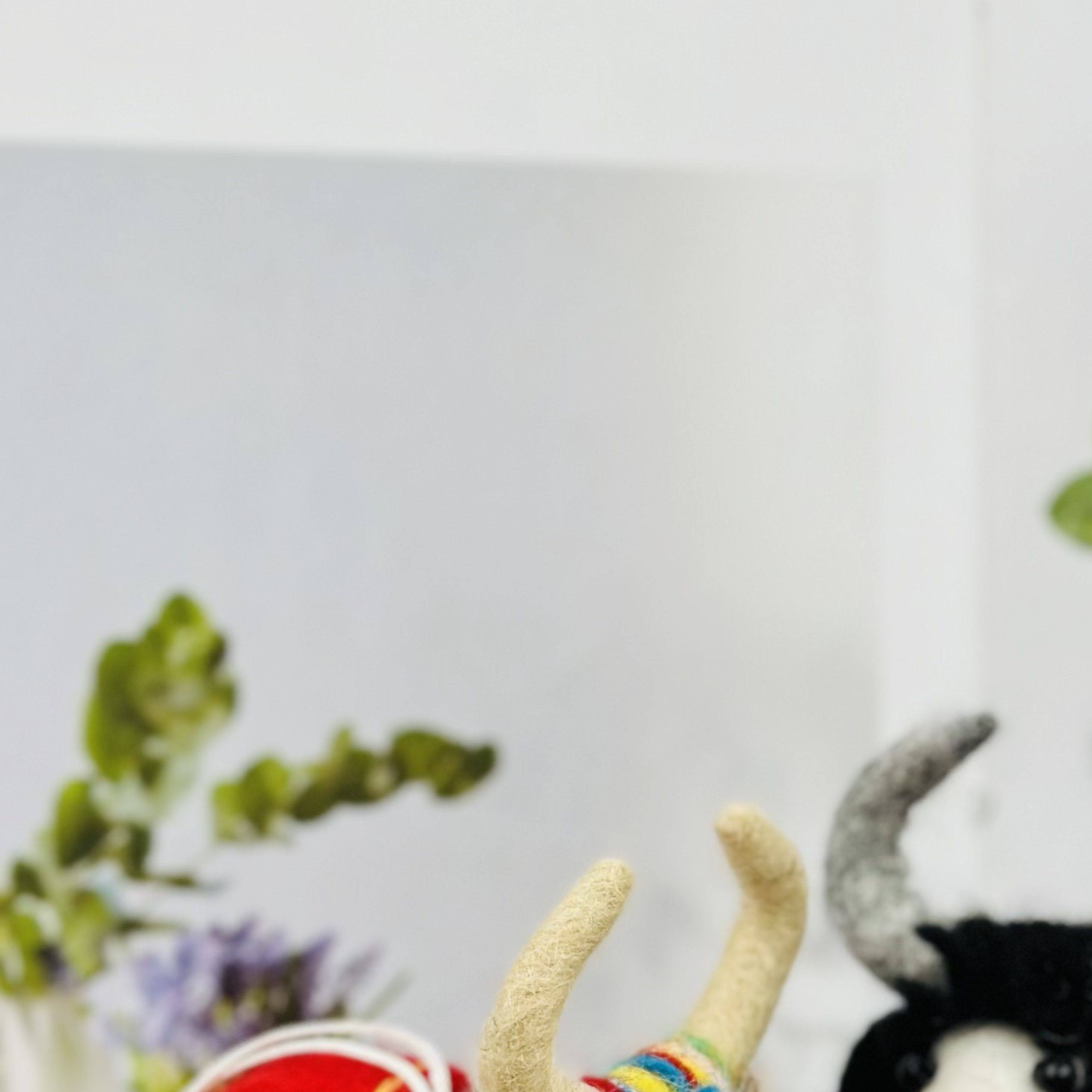 手工羊毛毡立体牦牛玩偶可爱呆萌摆件挂件包挂个性服装配饰 ins风