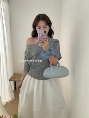 夏季新款时尚简约设计感韩版小众纽扣可斜肩多穿女装短袖T恤