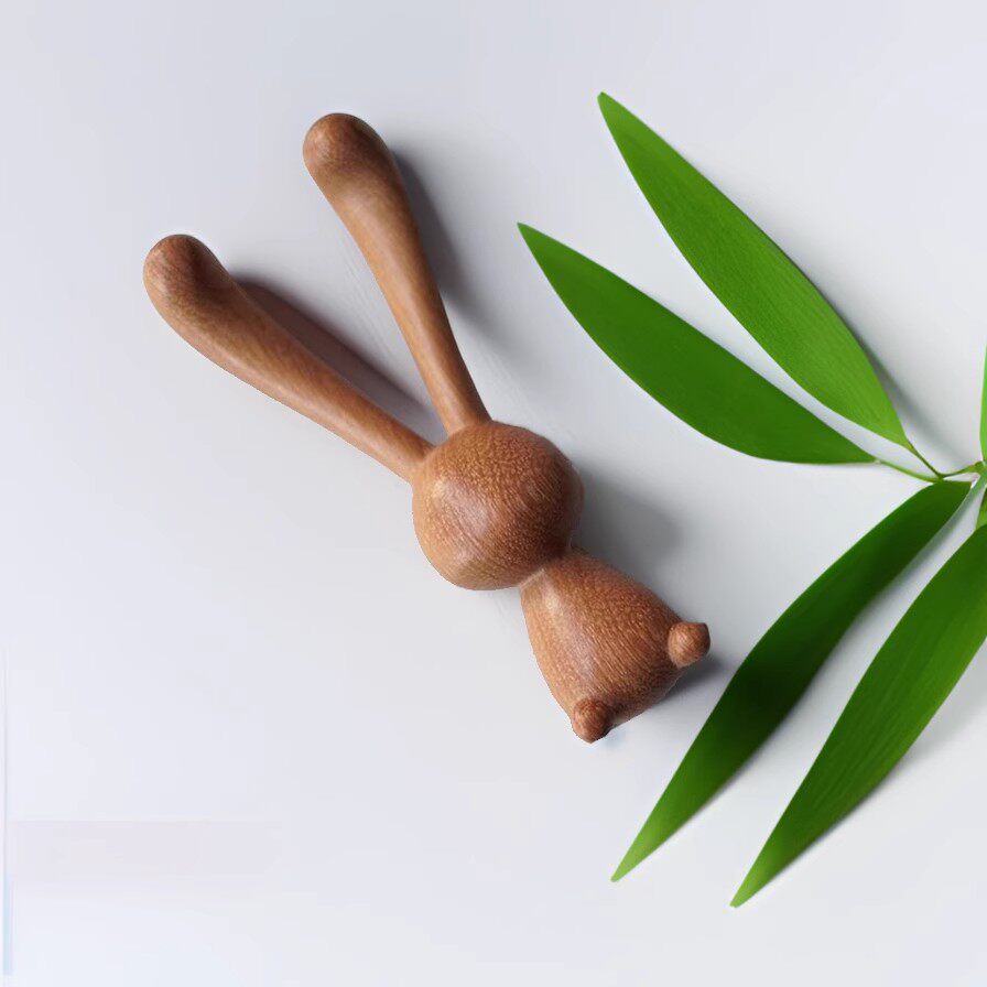 可爱檀木小兔子按摩器美鼻器刮痧器瘦脸神器经络按摩梳摆件美容