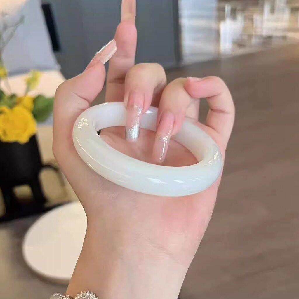 【9683人抢购中】"凝脂”玉手镯