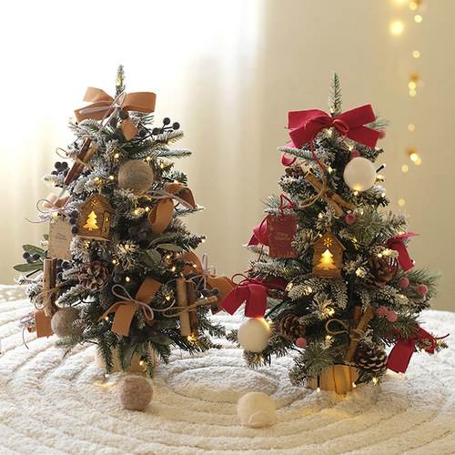 圣诞树小型迷你桌面带灯diy布置ins摆件2024新款圣诞节装饰品家用