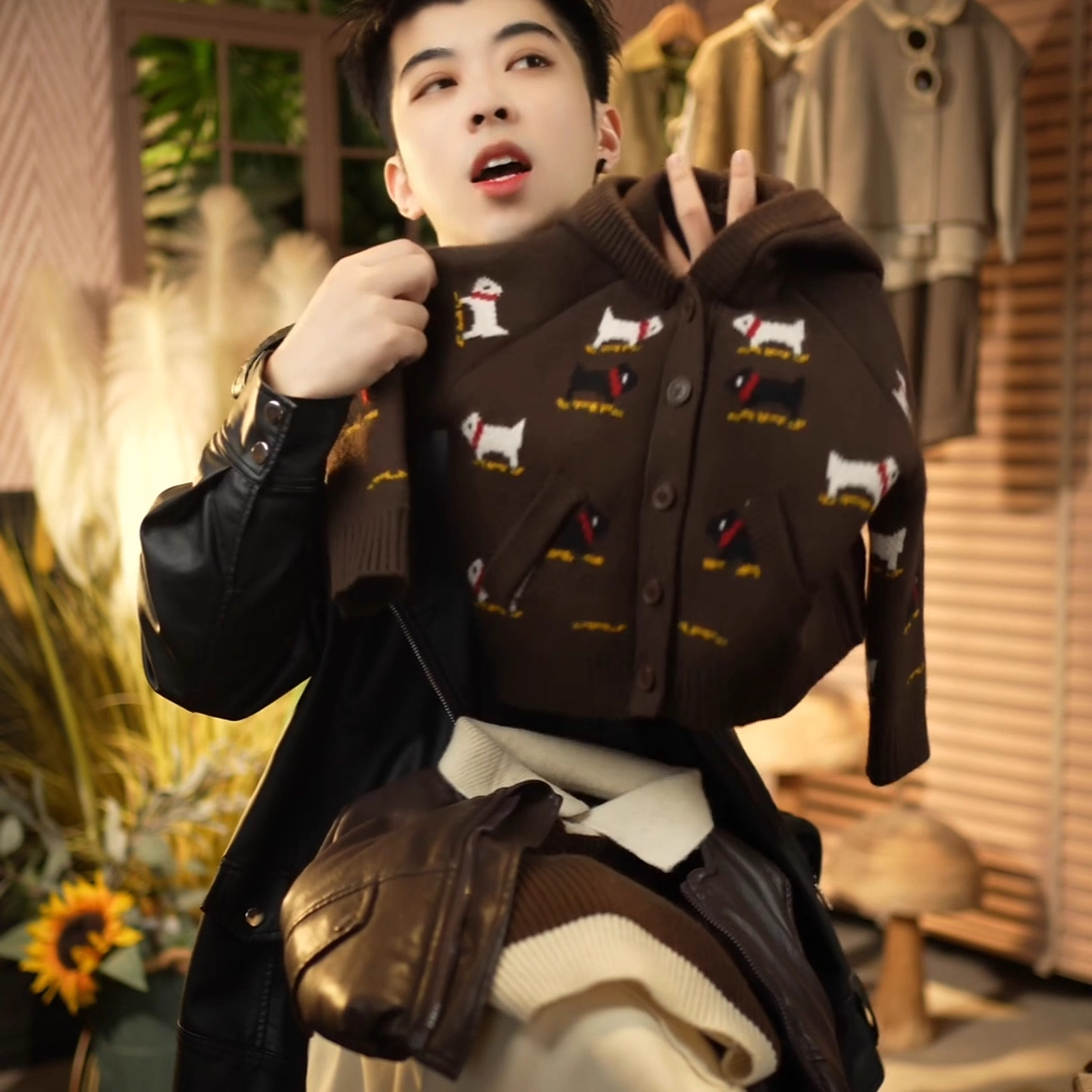 2025新款慵懒风卡通小狗毛衣