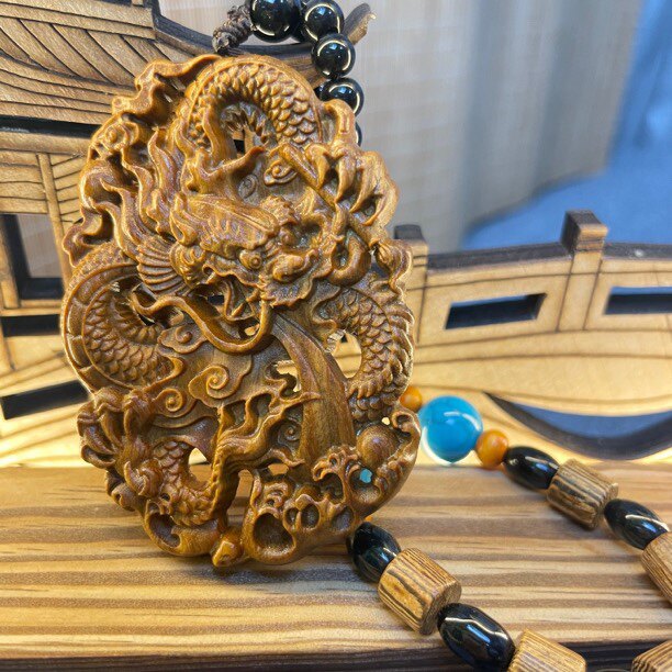 阿根廷绿檀龙牌挂件实木镂空生肖龙降龙吐水木雕工艺品手把件