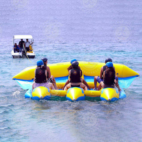 水上冲浪飞鱼户外大型U型香蕉船海边娱乐游艇充气冲浪飞船