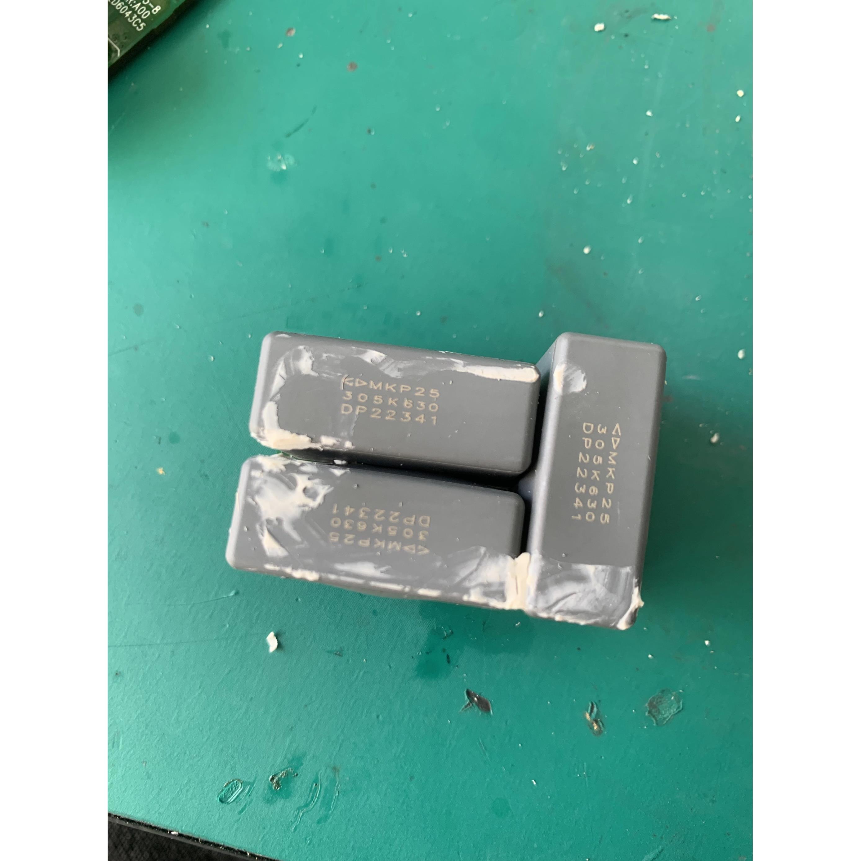 厦门法拉电容 D352J305KB3C350 MKP25 305K 630V 3UF 10% P27.5MM