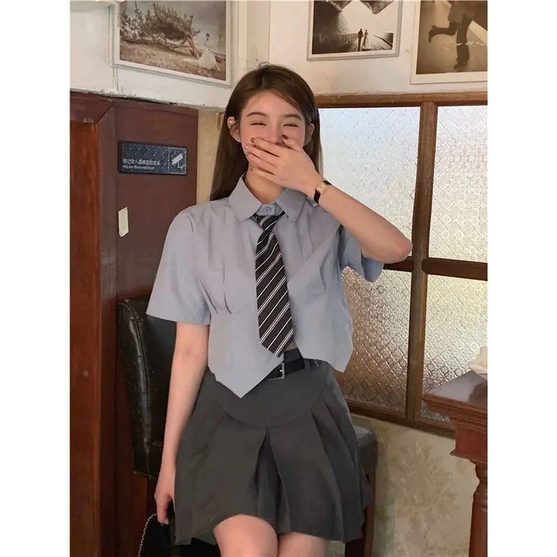 辣妹学院风polo领短袖衬衫女夏季小众设计感衬衣显瘦短款蓝色上衣