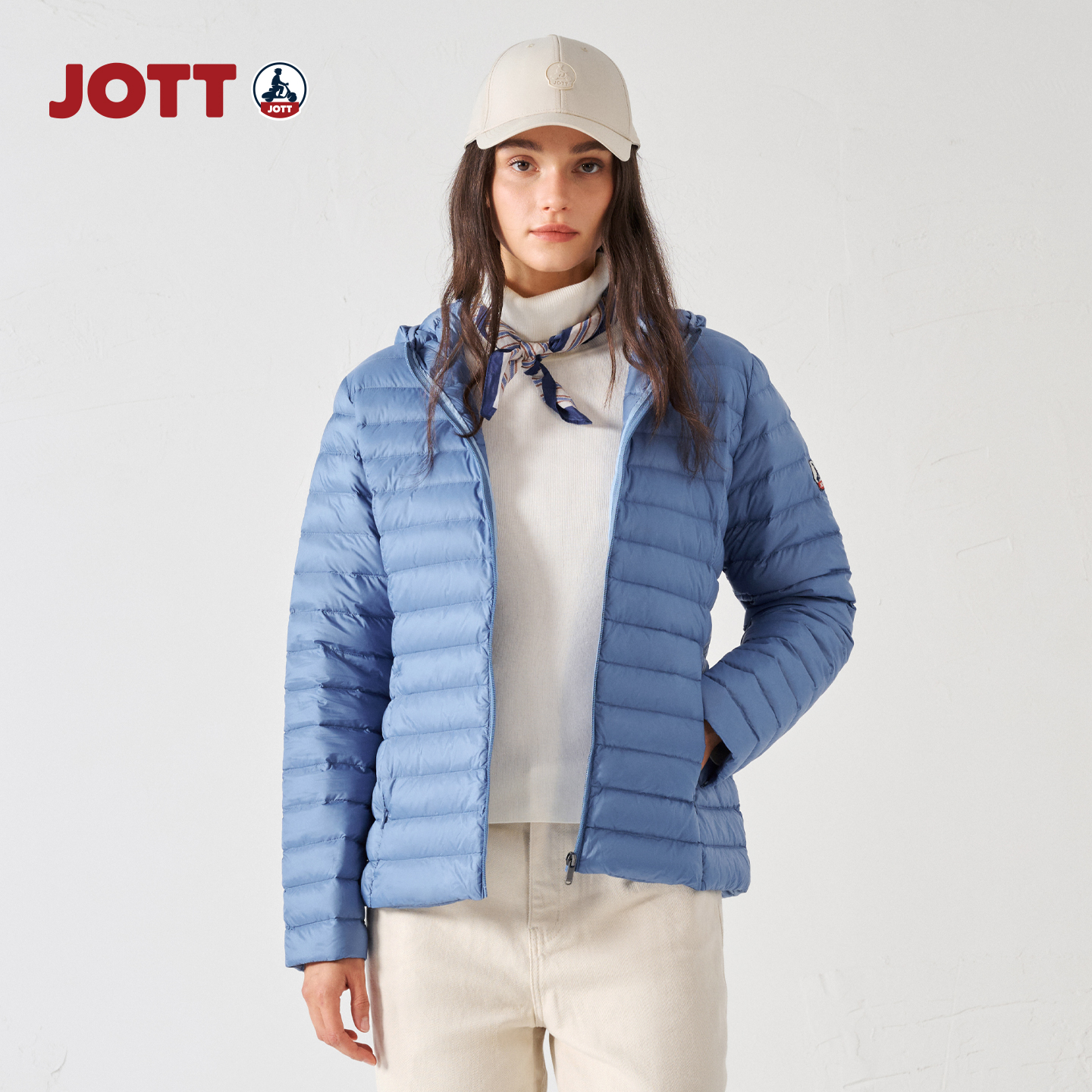 经典款轻薄羽绒服外套女