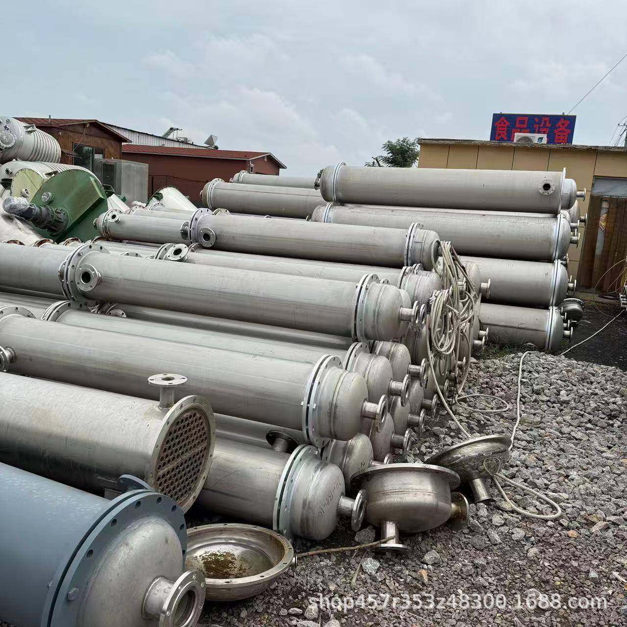 工业降温列管冷凝器化工蒸汽加热换热器304不锈钢喷淋式冷凝器