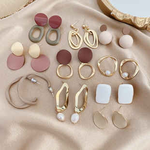 气质简约耳钉韩国猫眼耳坠金属复古夸张耳环小香风耳饰女